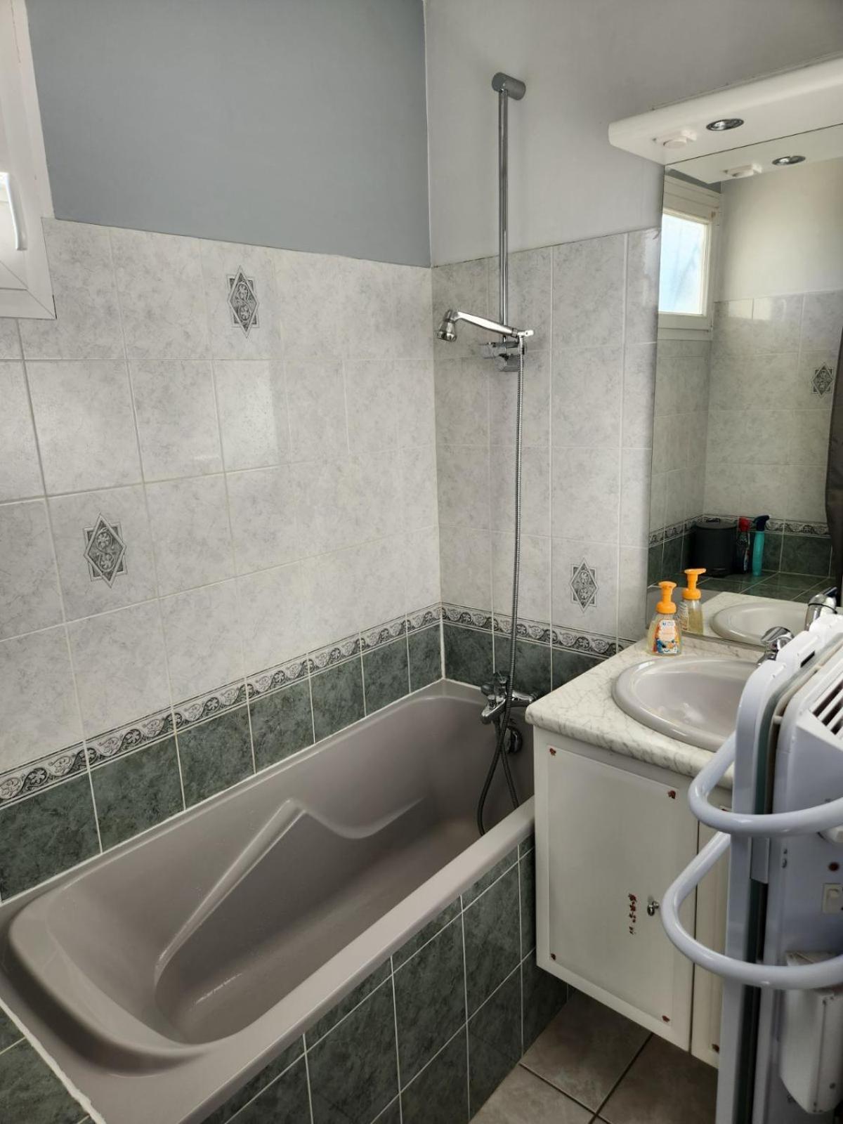 Logement Cosy Au Coeur D'Oradour المظهر الخارجي الصورة